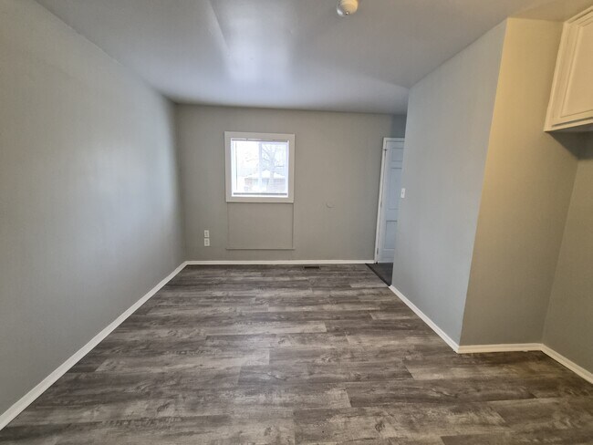 Building Photo - 3525 Luewan Ct