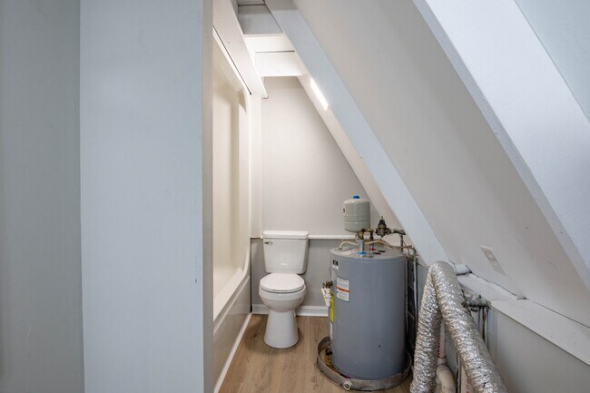 Building Photo - 90 Park St