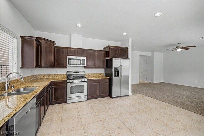 Building Photo - 2608 Romarin Terrace