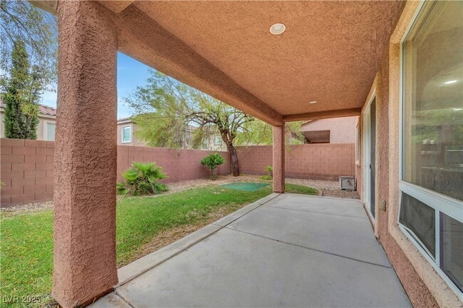 Building Photo - 11745 Via Esperanza St