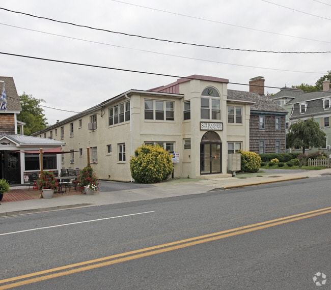 Building Photo - 109 E Savannah Rd