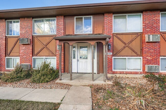 Building Photo - 2880 Eliot Cir