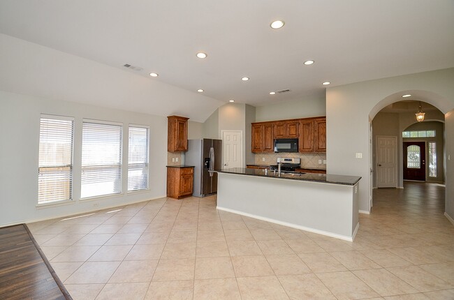 Building Photo - 26006 Palmdale Estate Dr