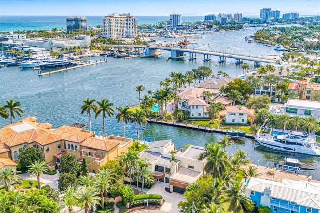 Building Photo - 2626 Castilla Isle