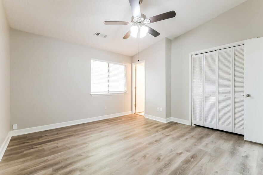 Building Photo - 5175 Sugar Crest Dr