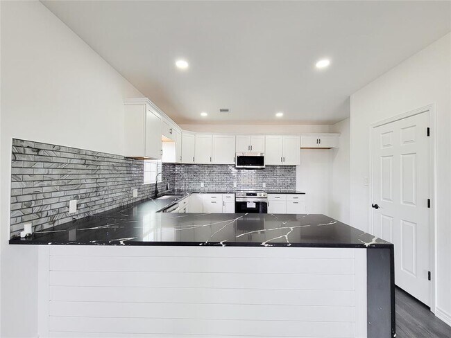Building Photo - 2731 Rd 5724