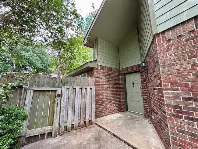 Building Photo - 12702 Meadway Ct