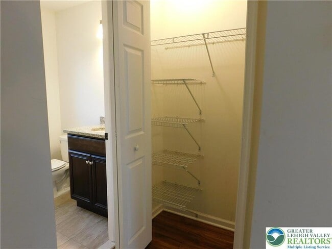 Building Photo - 821 Masslich St