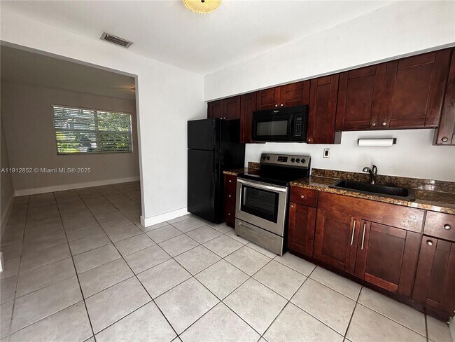 Building Photo - 2982 SW 25th St