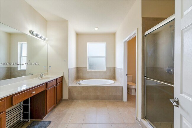 Building Photo - 16946 SW 90th Terrace