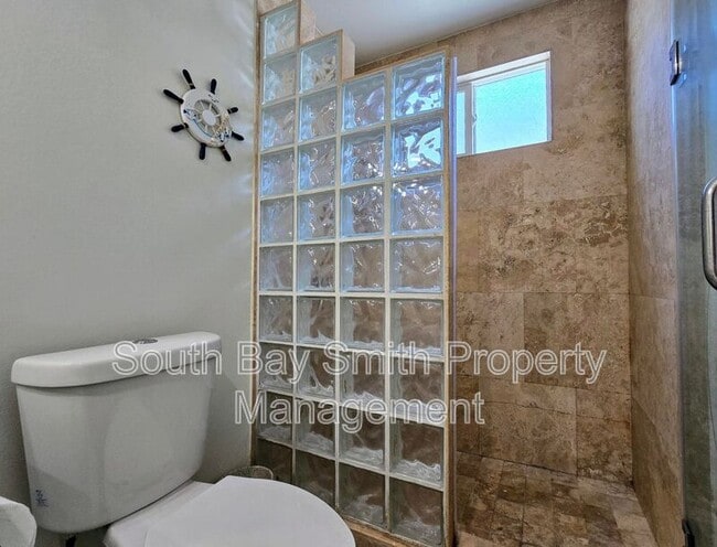 Building Photo - 320 Hermosa Ave