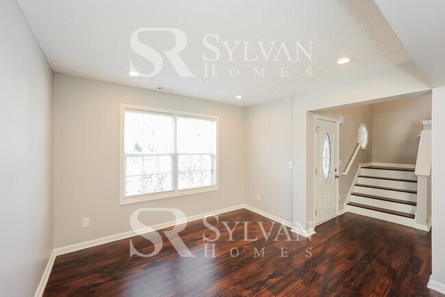 Building Photo - Your dream home awaits