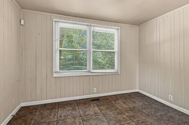 Building Photo - 501 Weakley Ave