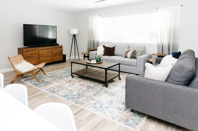 Building Photo - Spacious & beautiful home in Scottsdale wi...