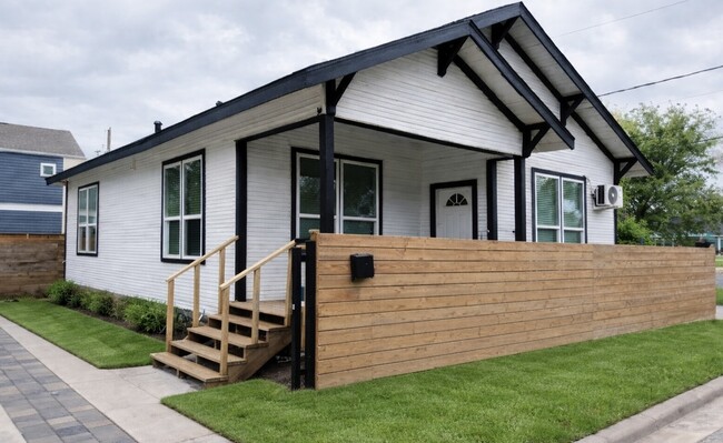 Building Photo - 2400 Burkett St.