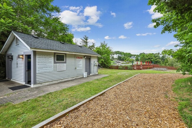 Building Photo - 41 Burlington Ct