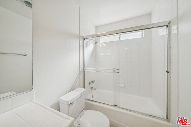 Building Photo - 1508 Greenfield Ave