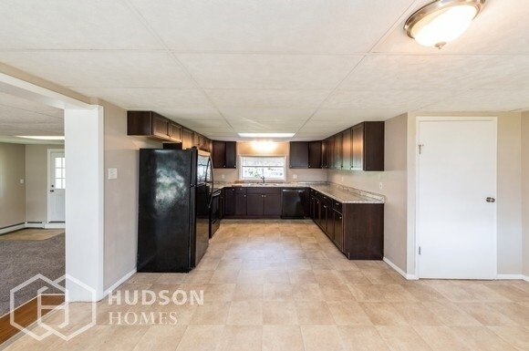 Building Photo - AVAILABLE NOW! - 104 Petersburg Rd, Carlis...