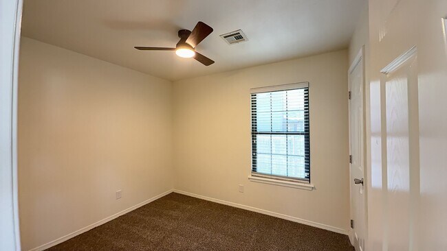 Building Photo - Welcome to your newly remodeled 3bed/2bath...