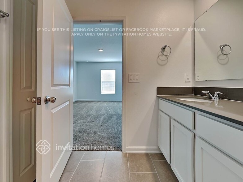 Building Photo - 4060 Tug Hl Ln