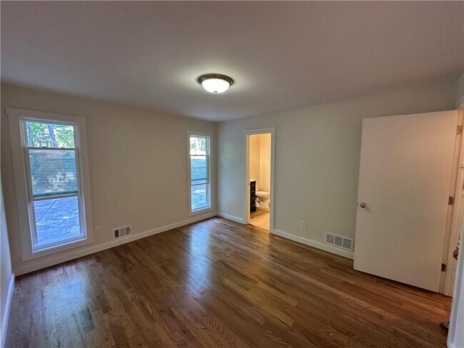 Building Photo - 645 Mt Victoria Pl