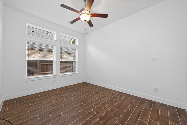 Building Photo - 18338 Tiger Flowers Dr