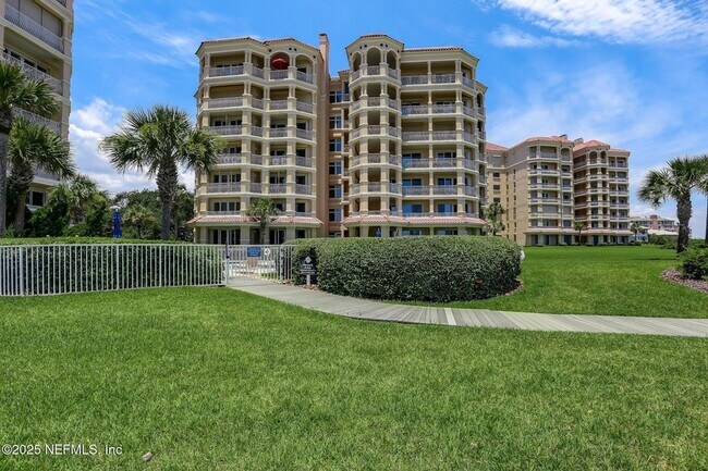 Building Photo - 426 Beachside Pl