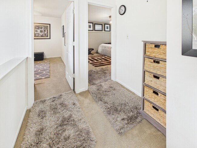 Building Photo - 3007 Monterey Dr