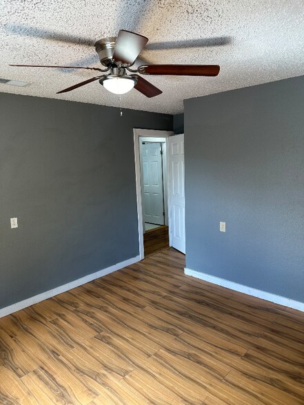 Building Photo - 311 Glamis Ave