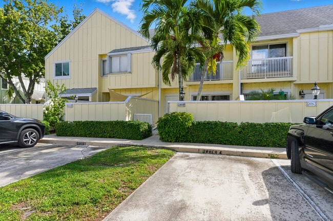 Building Photo - 6375 Riverwalk Ln