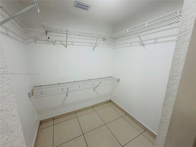 Building Photo - 17302 NW 74th Ave