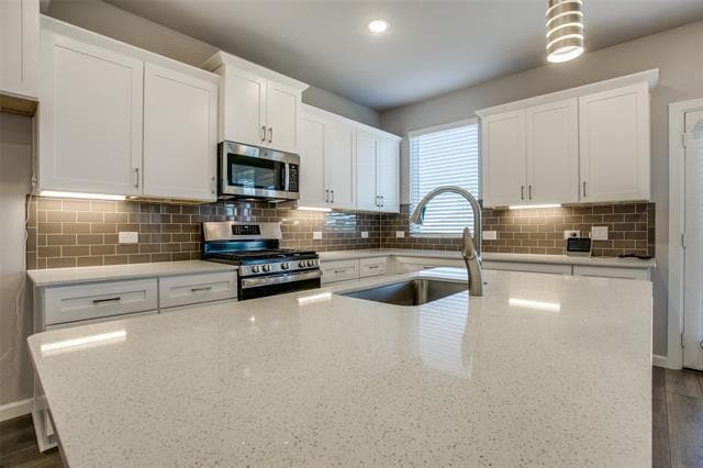 Building Photo - 5450 Ridgeway Dr