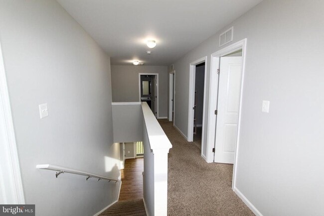 Building Photo - 123 Singleton Way
