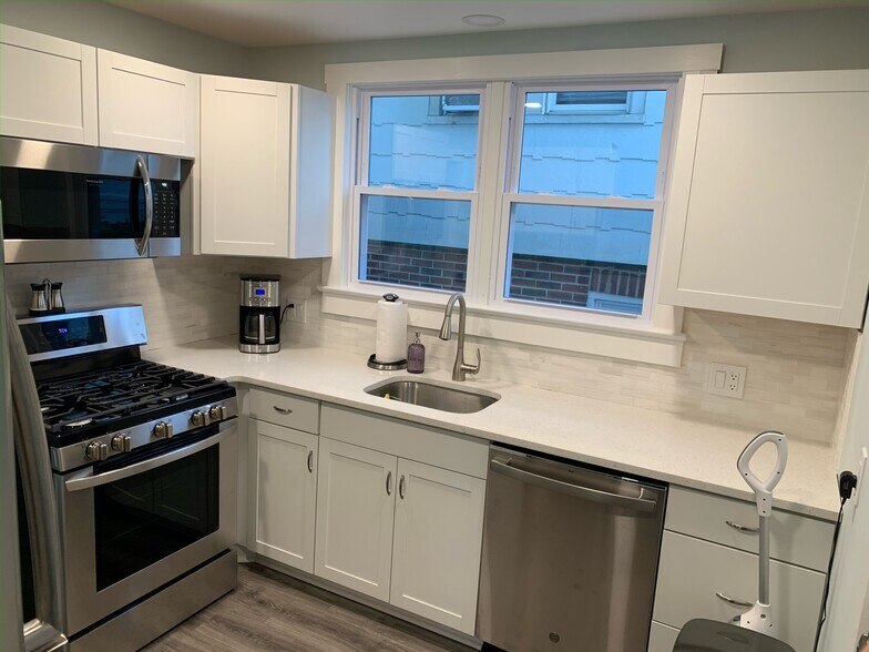 Building Photo - 610 Chelsea Pl