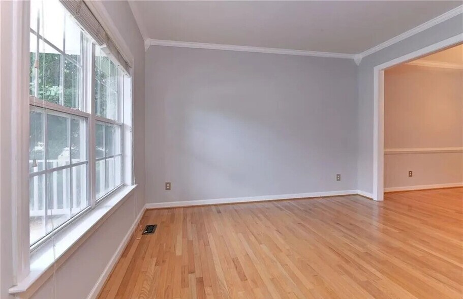 Building Photo - 4009 Thorngate Dr