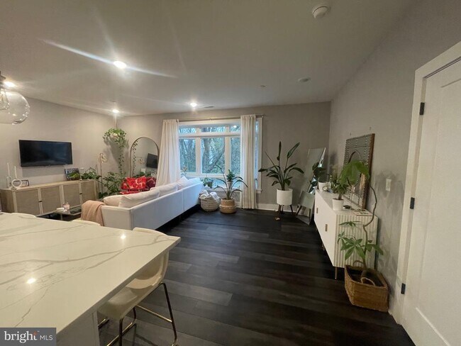 Building Photo - 4007 Ridge Ave