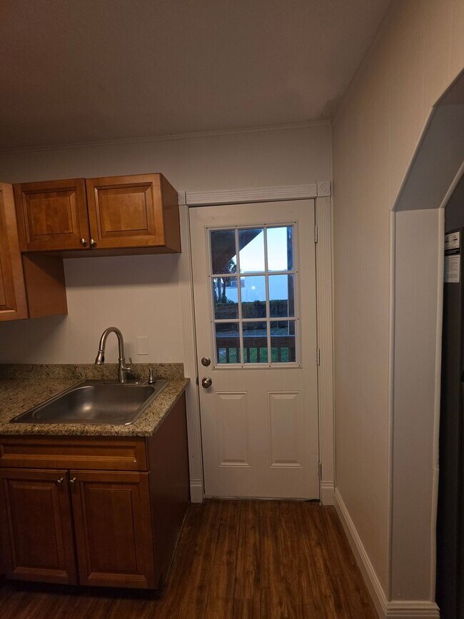 Building Photo - 202 Luella Ct