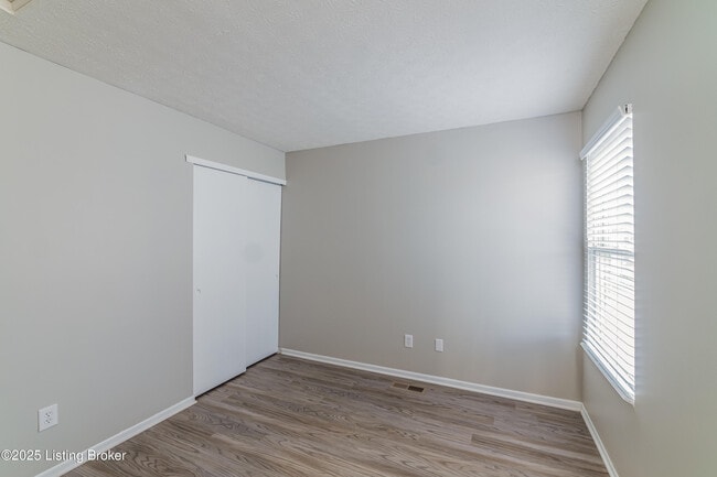 Building Photo - 9620 River Trail Dr