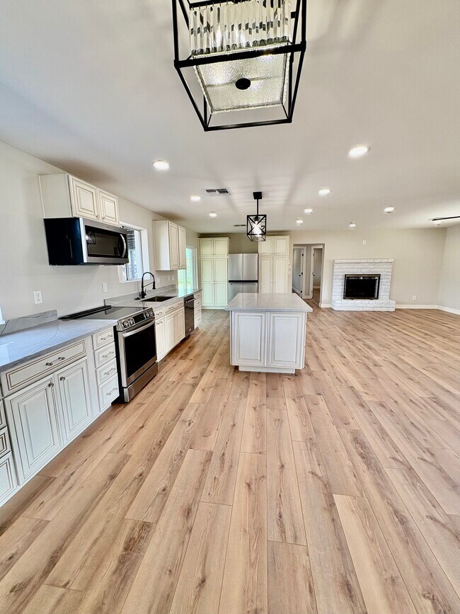 Building Photo - 17220 E Desert Ln