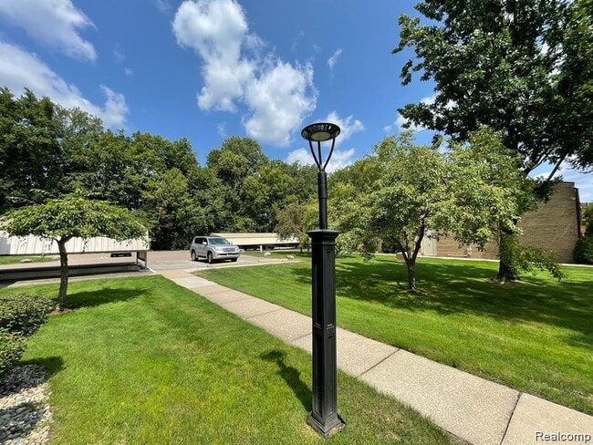 Building Photo - 18453 University Park Dr