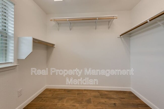 Building Photo - 625 Turtledove Ln