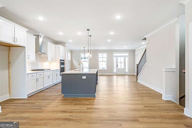 Building Photo - 152 Palm St