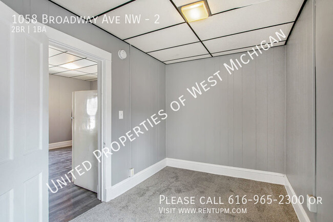 Building Photo - Available Now | 2 Bedroom 1 Bathroom in th...