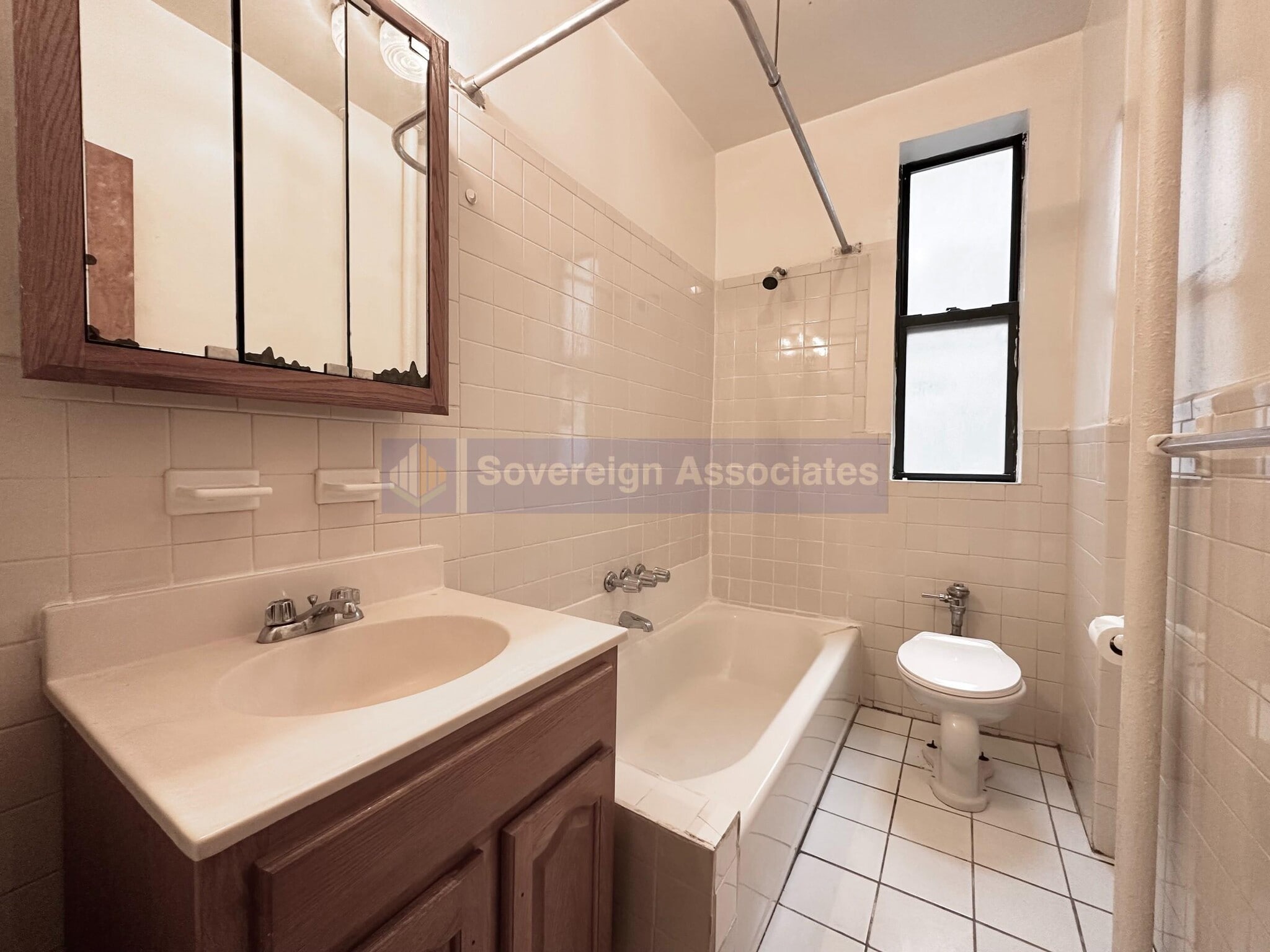 Building Photo - 64 W 108th St