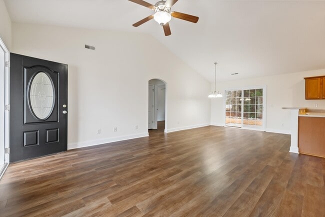 Building Photo - 2711 Green Pond Cir