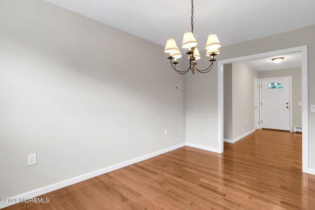 Building Photo - 453 Milton Ave