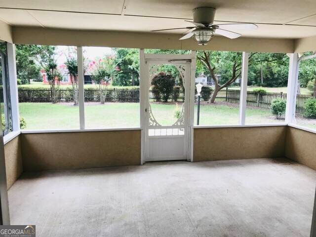Building Photo - 1024 Greenwillow Dr