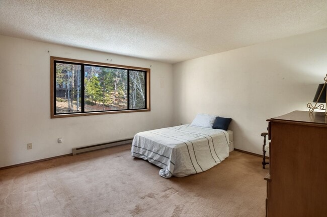 Building Photo - Beautiful Unit on Greenway for rent!