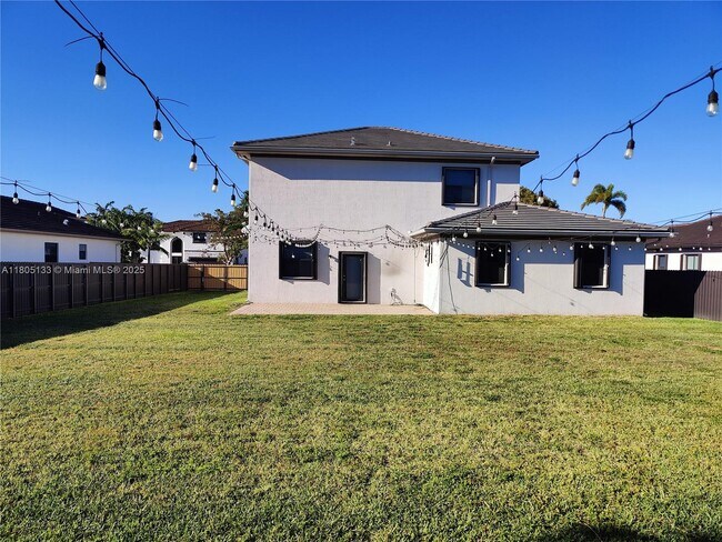Building Photo - 15752 SW 44th Terrace