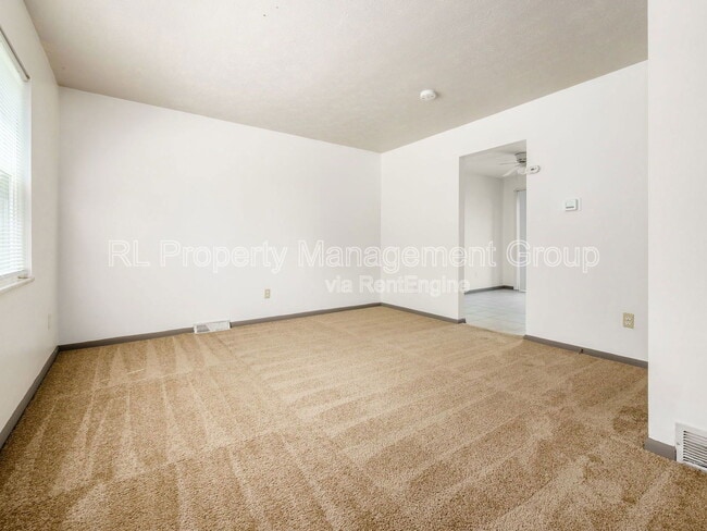 Building Photo - 464 Goshen Ct